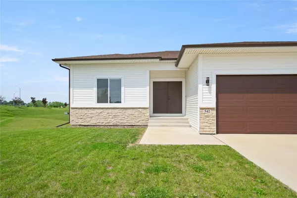 542 Bella Street, West Des Moines, IA 50266