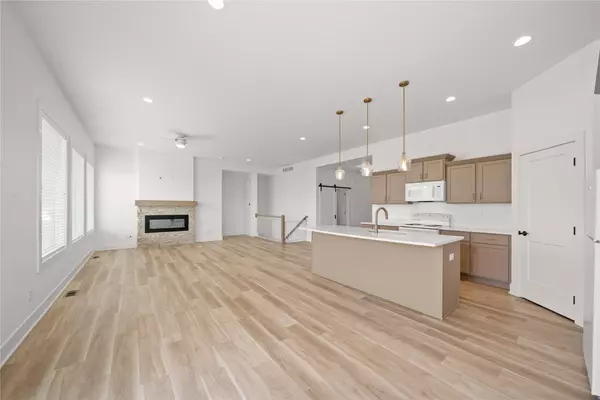 542 Bella Street, West Des Moines, IA 50266