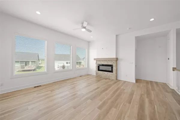 542 Bella Street, West Des Moines, IA 50266