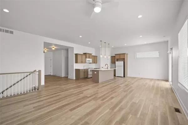 542 Bella Street, West Des Moines, IA 50266