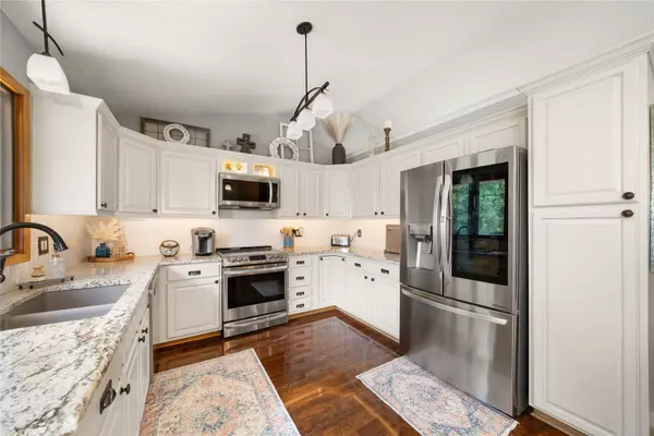 9640 Quail Run, Urbandale, IA 50322