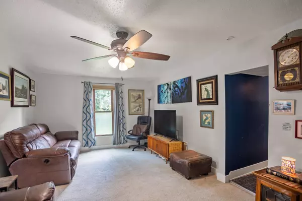 4108 SW 12th ST, Des Moines, IA 50315