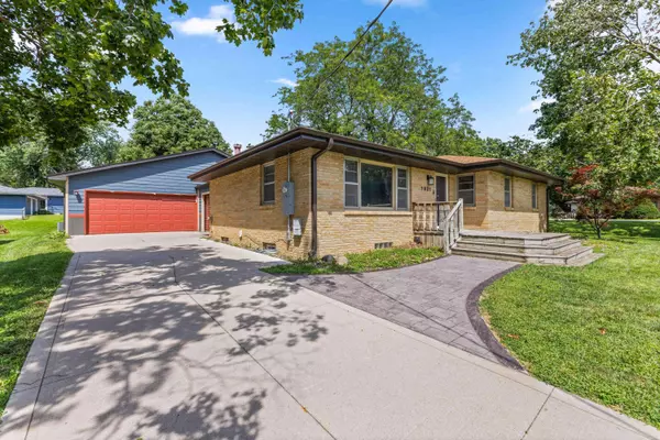 1621 NW 70th PL, Ankeny, IA 50023