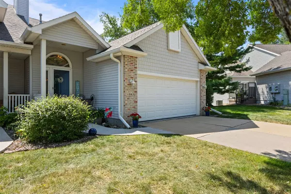 10632 Sharon Circle, Urbandale, IA 50322