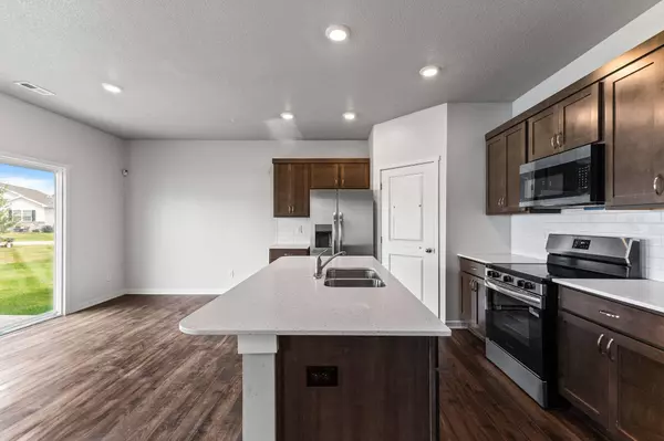 2816 SW Plaza LN, Ankeny, IA 50023