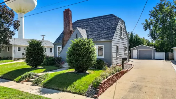 728 E Avenue, Nevada, IA 50201