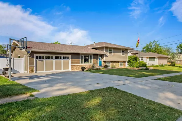 614 SE 10th Street, Ankeny, IA 50021