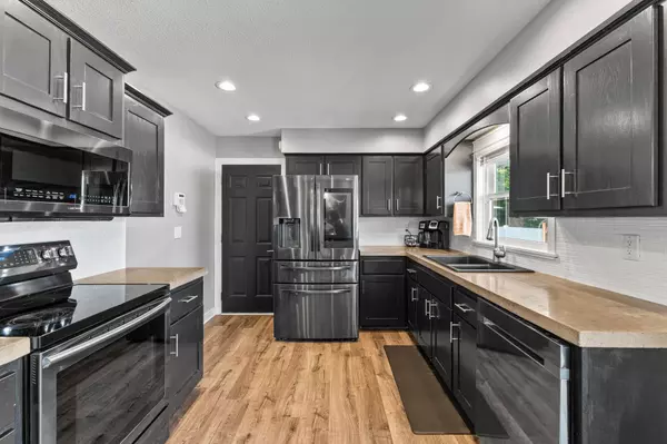 614 SE 10th Street, Ankeny, IA 50021