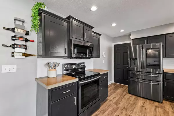 614 SE 10th Street, Ankeny, IA 50021