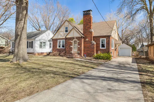 2207 35th Street, Des Moines, IA 50310