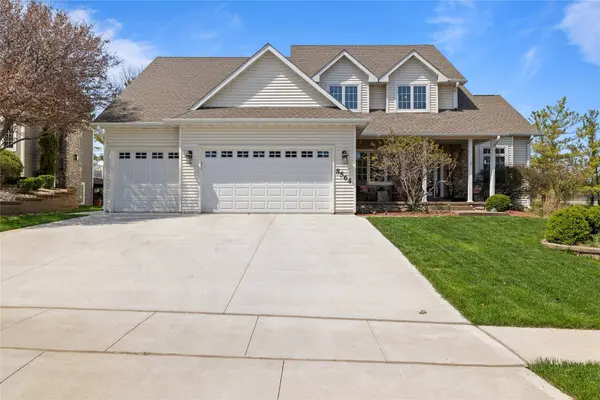 8564 Newbury Court, Johnston, IA 50131