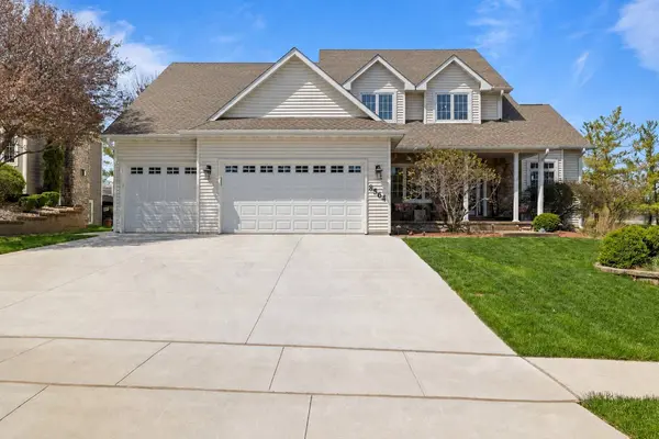 8564 Newbury Court, Johnston, IA 50131