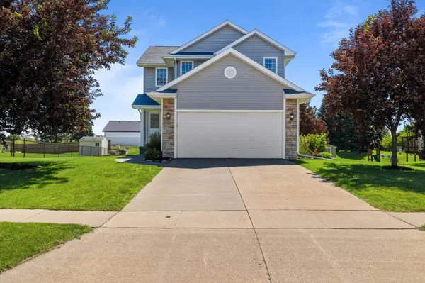 5113 NE Ledgestone Court, Ankeny, IA 50021