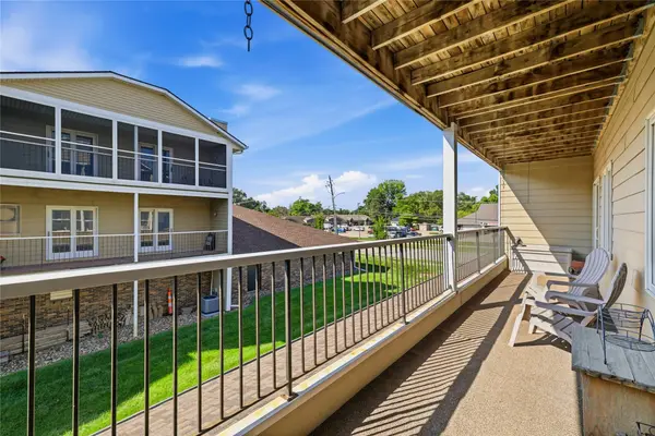301 SE Delaware Avenue #201, Ankeny, IA 50021