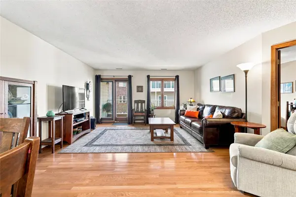 301 SE Delaware Avenue #201, Ankeny, IA 50021