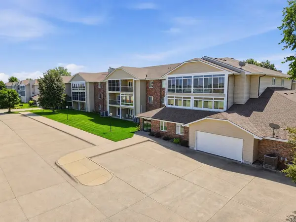 301 SE Delaware Avenue #303, Ankeny, IA 50021