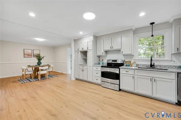 901 Dogwood DR, Colonial Heights, VA 23834