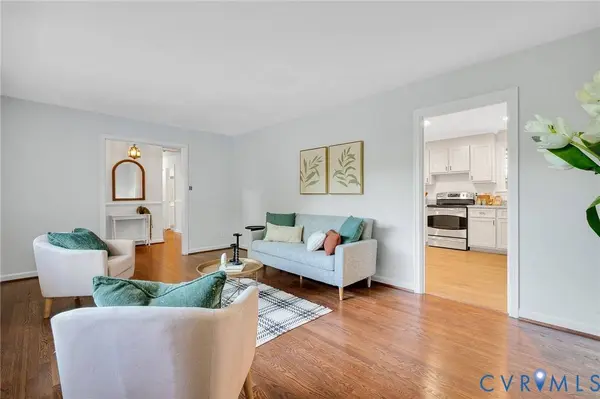 901 Dogwood DR, Colonial Heights, VA 23834