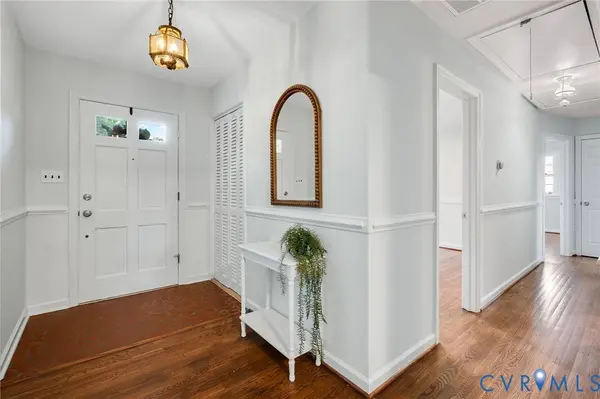 901 Dogwood DR, Colonial Heights, VA 23834