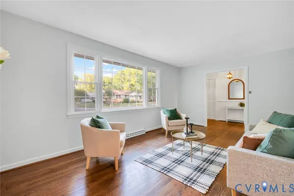 901 Dogwood DR, Colonial Heights, VA 23834