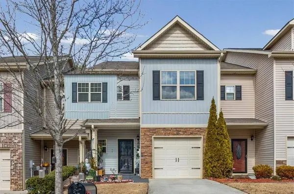 561 Oakside Pl, Acworth, GA 30102