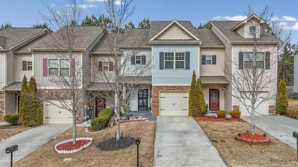 561 Oakside Pl, Acworth, GA 30102