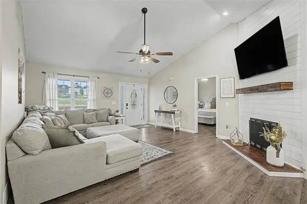 124 Chrissy Dr, Temple, GA 30179