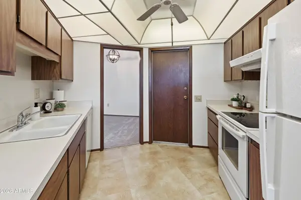 13849 N THUNDERBIRD Boulevard, Sun City, AZ 85351