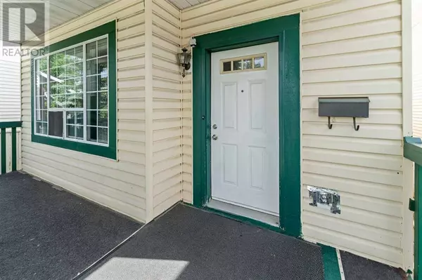 6967 Laguna Way NE, Calgary, AB T1Y6W2