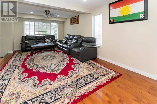 6967 Laguna Way NE, Calgary, AB T1Y6W2