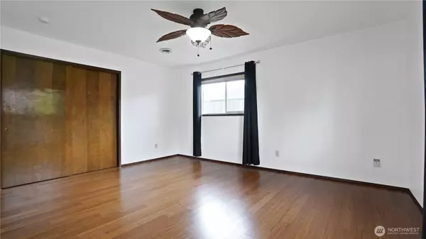 1305 Greenwood LN, Centralia, WA 98531