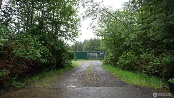 84 Hanson RD, Hoquiam, WA 98550