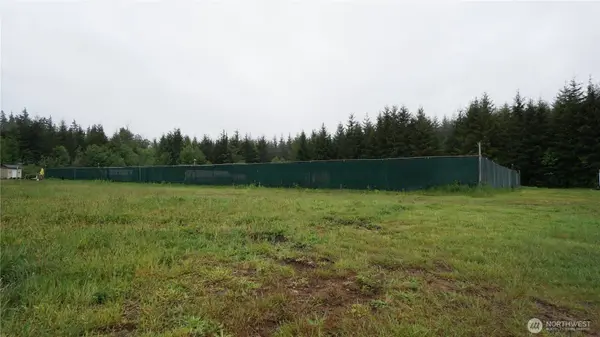 84 Hanson RD, Hoquiam, WA 98550