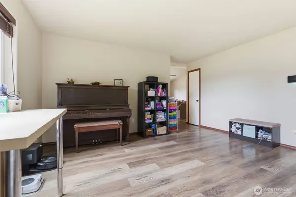 5146 180th TRL SW, Rochester, WA 98579
