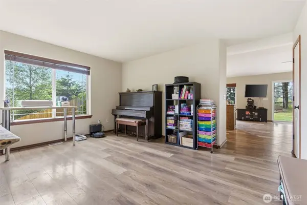 5146 180th TRL SW, Rochester, WA 98579