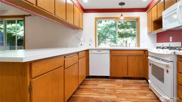 2109 Mark ST NE, Olympia, WA 98516