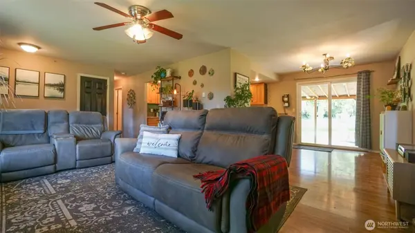 130 Newman Creek RD, Elma, WA 98541
