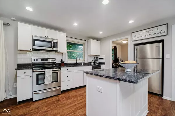 11802 Prairie PL, Carmel, IN 46033