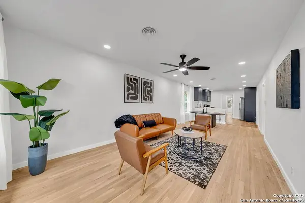 215 Cunningham Ave., San Antonio, TX 78215