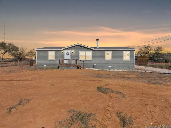 119 Porter Ave., Pearsall, TX 78061