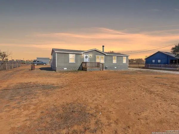 119 Porter Ave., Pearsall, TX 78061