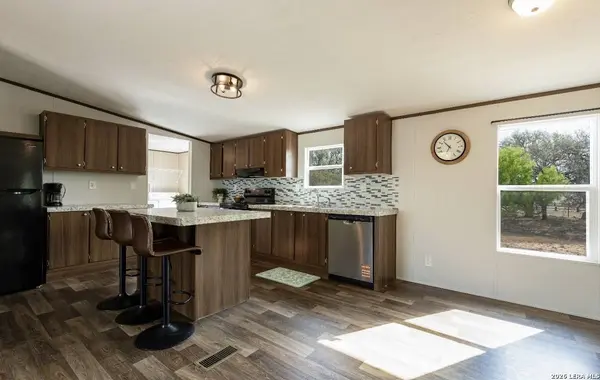 108 County Road 2638, Devine, TX 78016