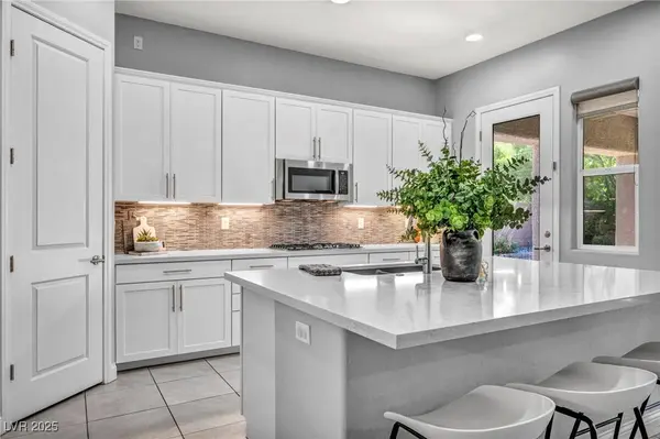 10837 Cowlite AVE, Las Vegas, NV 89166