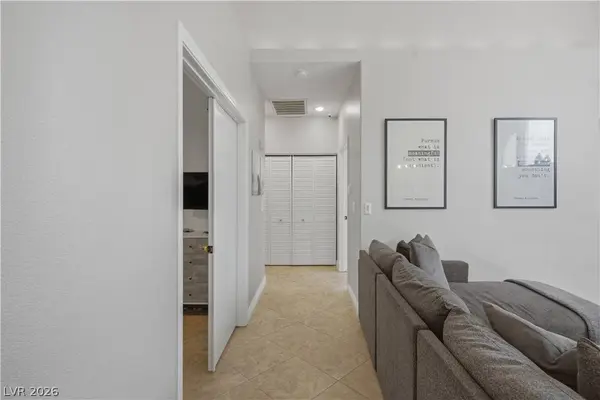 8710 Villa Ariel LN, Las Vegas, NV 89147