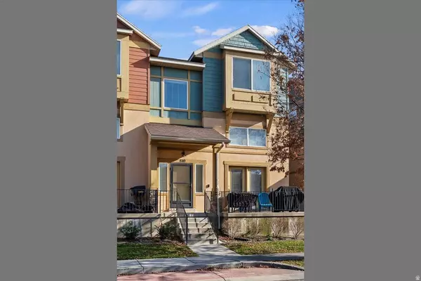 810 N FARMINGTON XING, Farmington, UT 84025