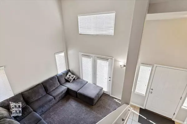 810 N FARMINGTON XING, Farmington, UT 84025