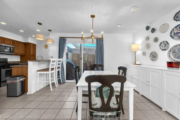 7322 Oak Manor Dr #19, San Antonio, TX 78229-4500
