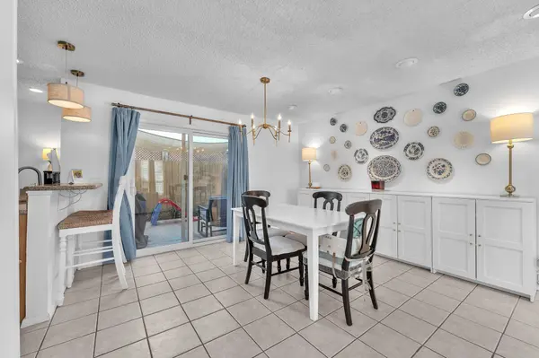 7322 Oak Manor Dr #19, San Antonio, TX 78229-4500