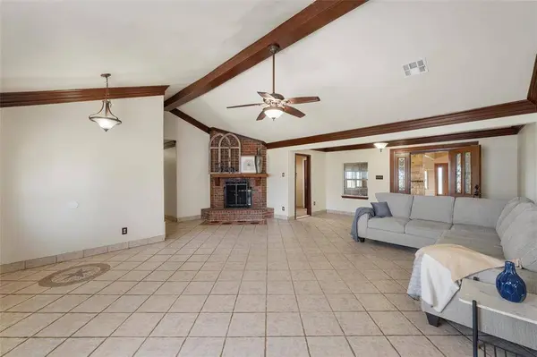 3433 W Tours Road, West, TX 76691
