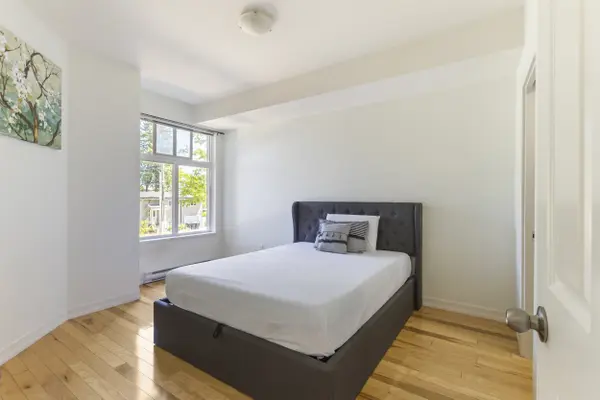 10237 133 St Surrey #212